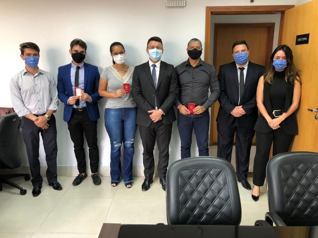 OAB ANÁPOLIS realiza mais uma entrega de carteiras profissionais
