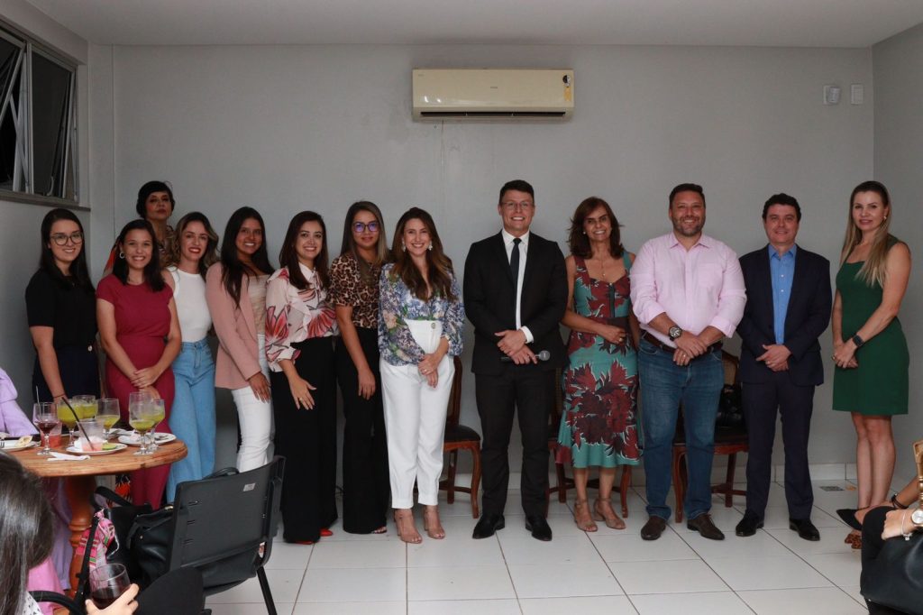 OAB Anápolis realiza happy hour em comemoração ao Dia Internacional da Mulher