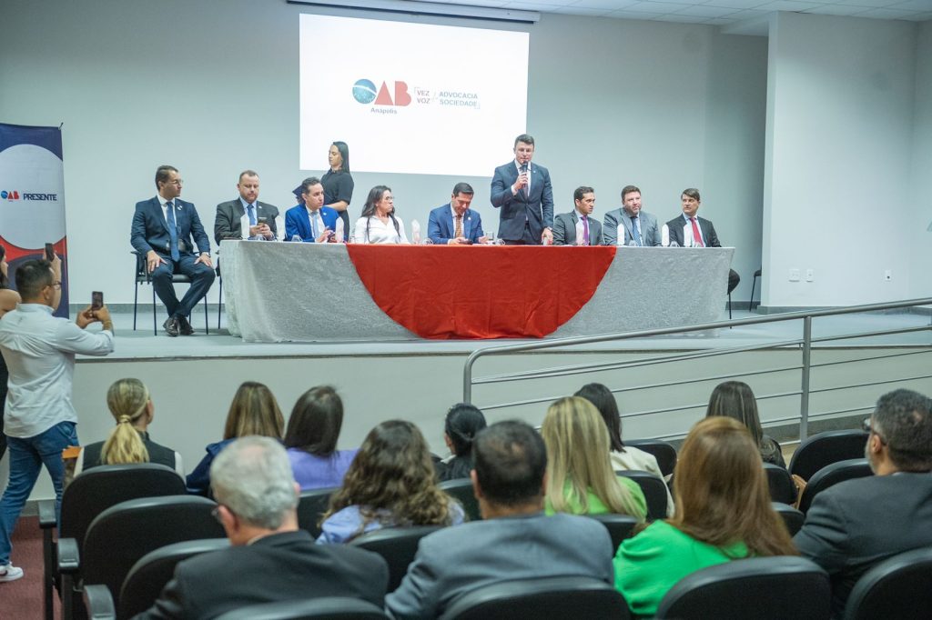 OAB PRESENTE: PRERROGATIVAS, ADVOCACIA DATIVA E VALORIZAÇÃO DE HONORÁRIOS SÃO TEMAS DEBATIDOS EM ANÁPOLIS